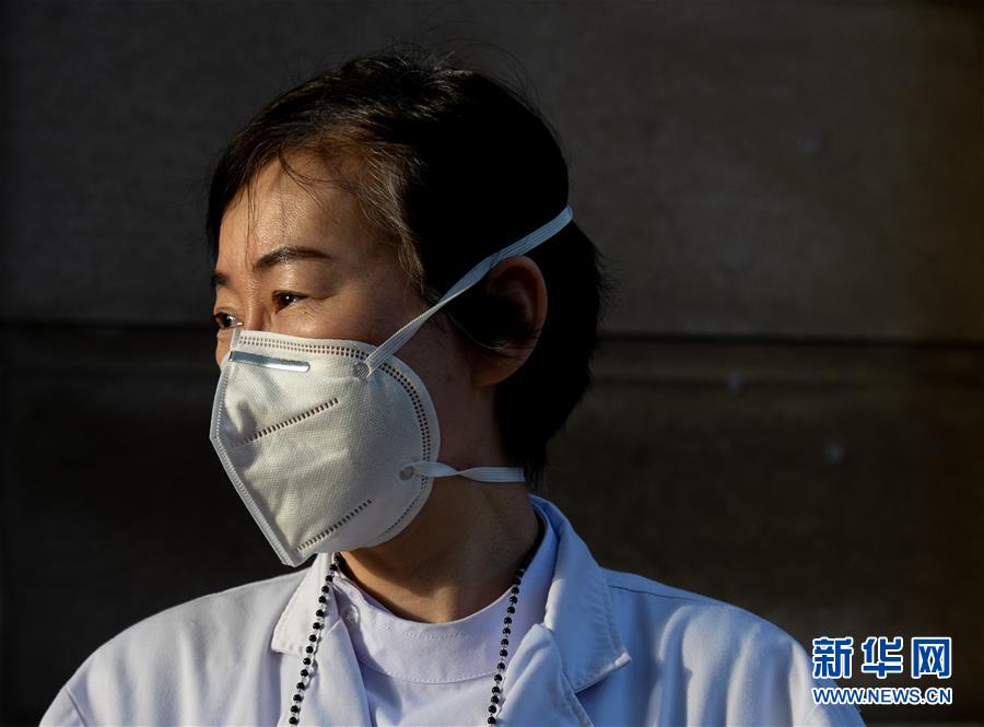 （聚焦疫情防控·图文互动）（15）分秒必争！一切为了治病救人——中国抗疫生命至上的生动实践