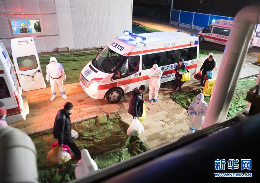 (聚焦疫情防控·图文互动)(11)分秒必争!一切为了治病救人——中国抗疫生命至上的生动实践